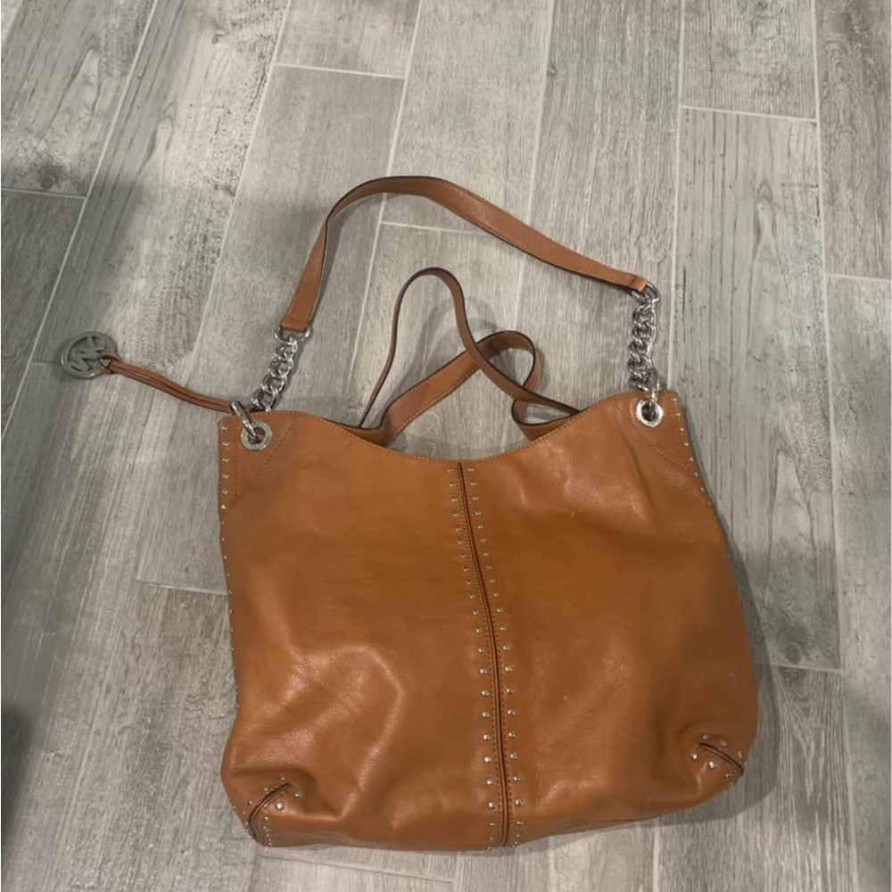 Michael Kors Uptown Astor Large Studded Shoulder Bag Caramel Cognac Hobo AQ 1202